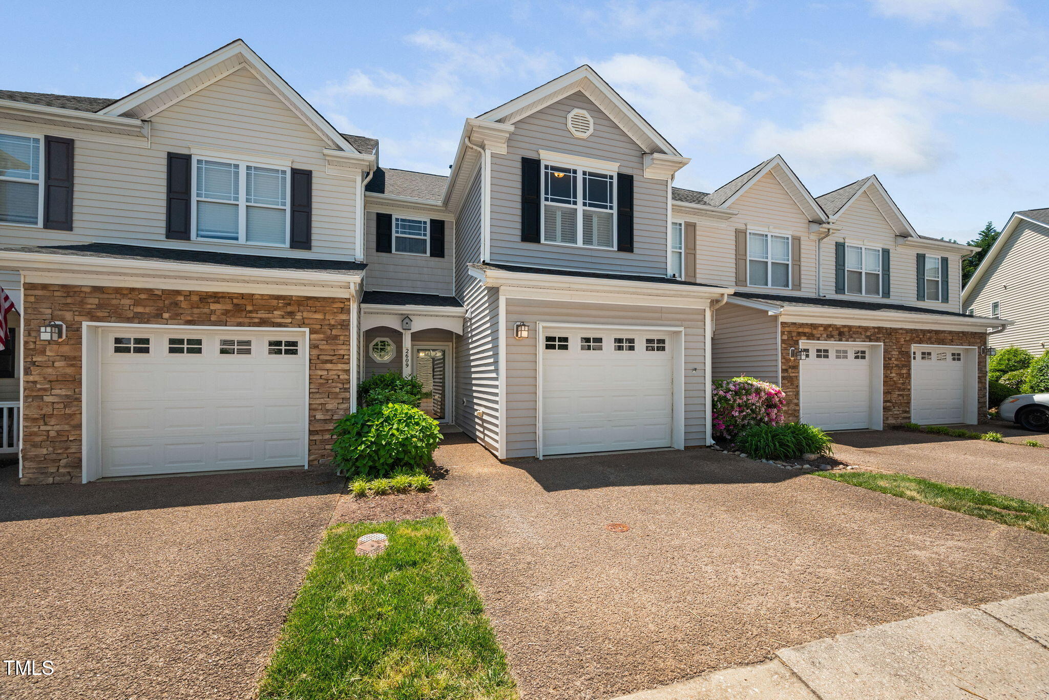 2609 Asher View Court Raleigh, NC 27606 - Photo 2 of 36 2-web-or-mls-2609-asher-view-ct