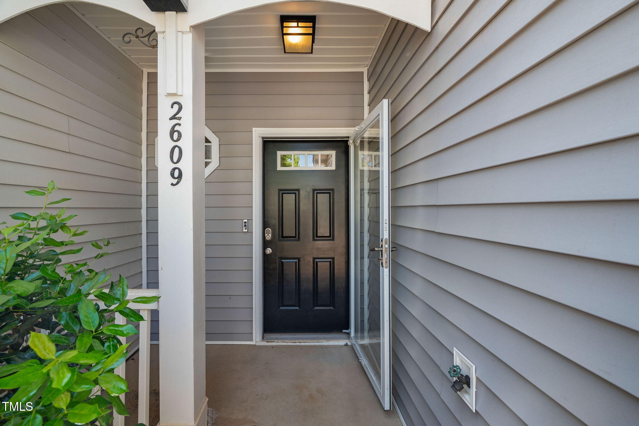 2609 Asher View Court Raleigh, NC 27606 - Photo 4 of 36 6-web-or-mls-2609-asher-view-ct