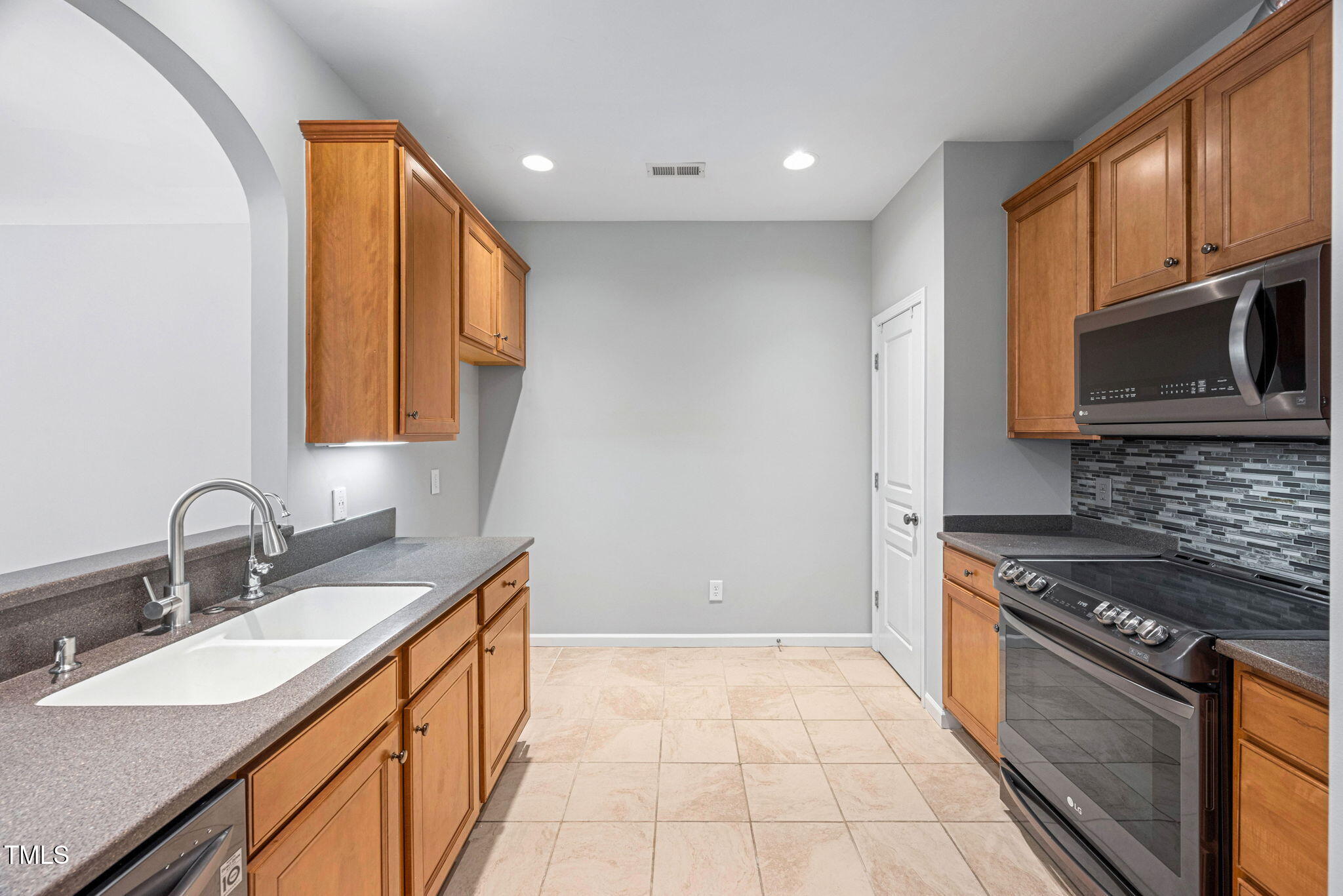 2609 Asher View Court Raleigh, NC 27606 - Photo 5 of 36 9-web-or-mls-2609-asher-view-ct
