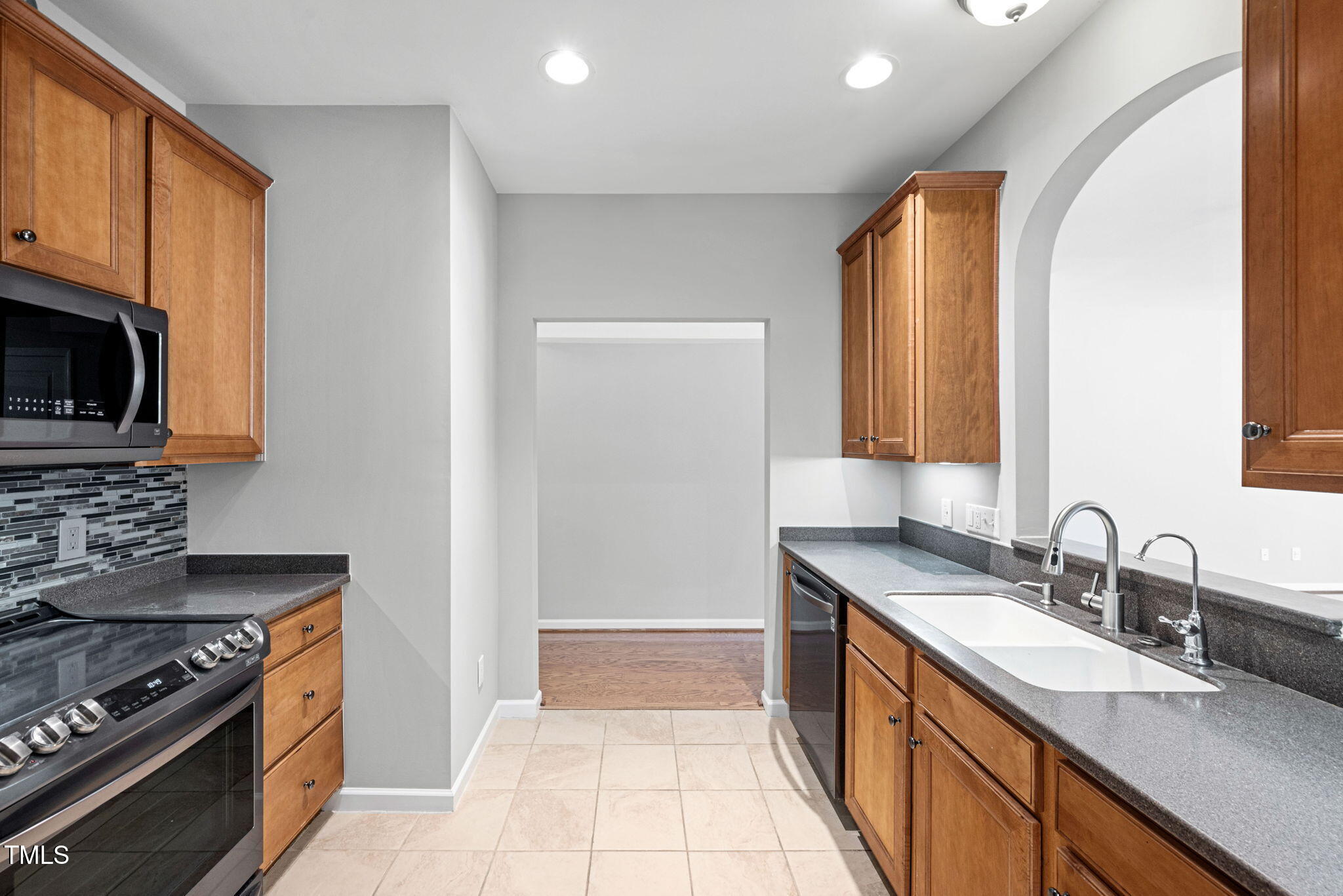 2609 Asher View Court Raleigh, NC 27606 - Photo 8 of 36 12-web-or-mls-2609-asher-view-ct