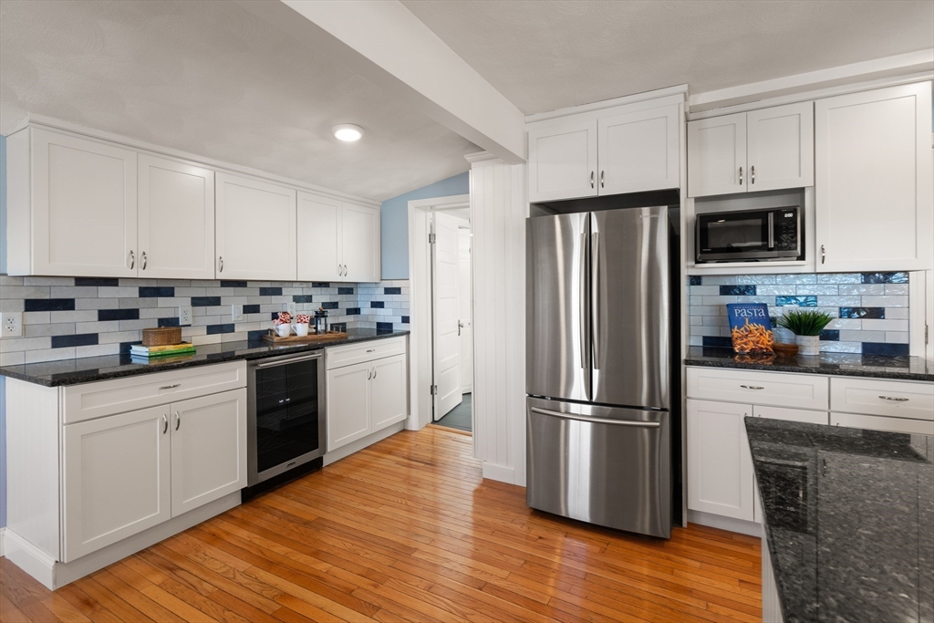 43 Maple Avenue Nahant, MA 01908 - Photo 18 of 33