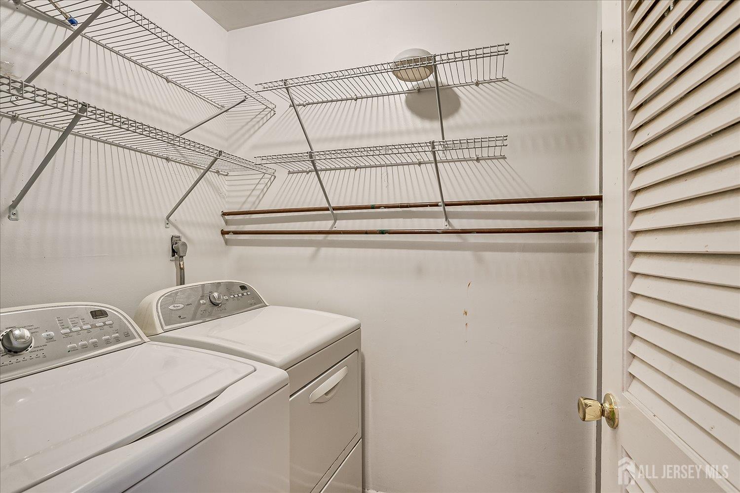 3902 Springbrook Drive Edison, NJ 08820 - Photo 26 of 45 Gallery Image 26