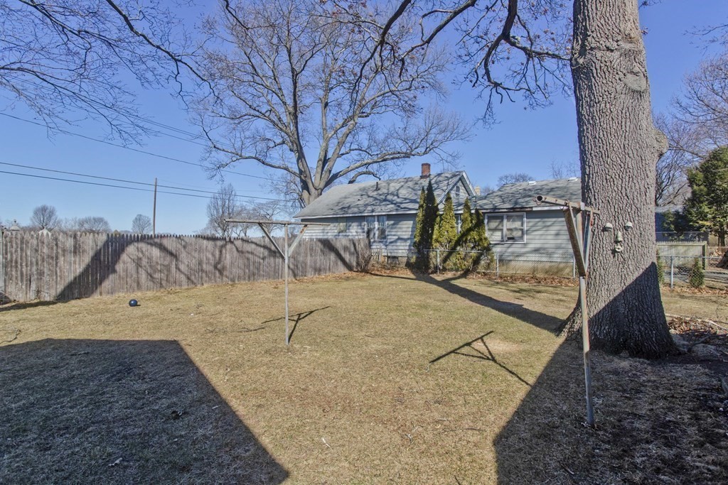 168 Chestnut Street West Springfield, MA 01089 - Photo 25 of 27 Gallery Image 25