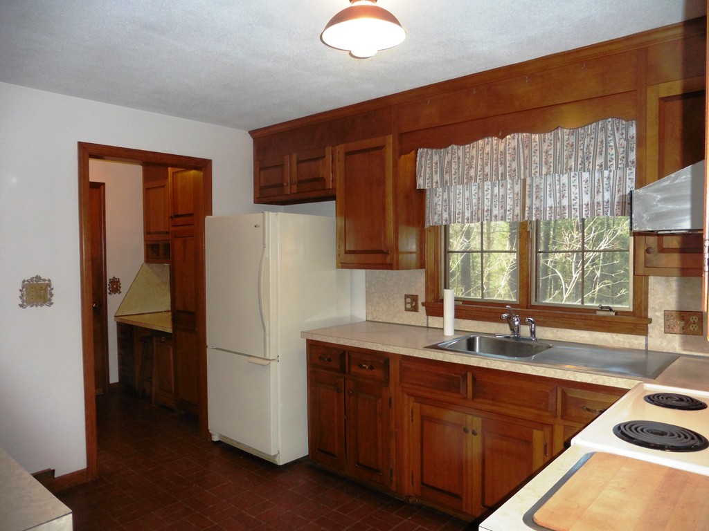 114 Stafford Road Hampden, MA 01036 - Photo 8 of 29 Gallery Image 8