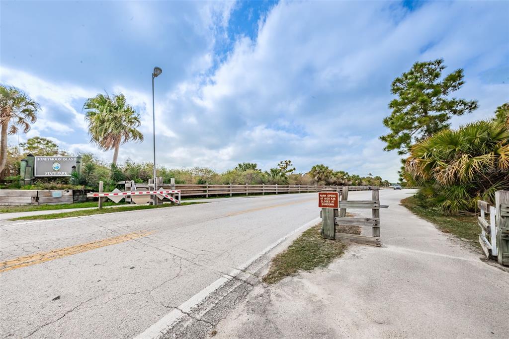 2476 Coronado Way Dunedin, FL 34698 - Photo 49 of 81