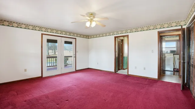 a view of empty room with window