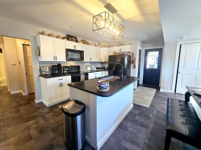 $200,000 | 33 Coolidge Avenue, Caribou, ME 04736