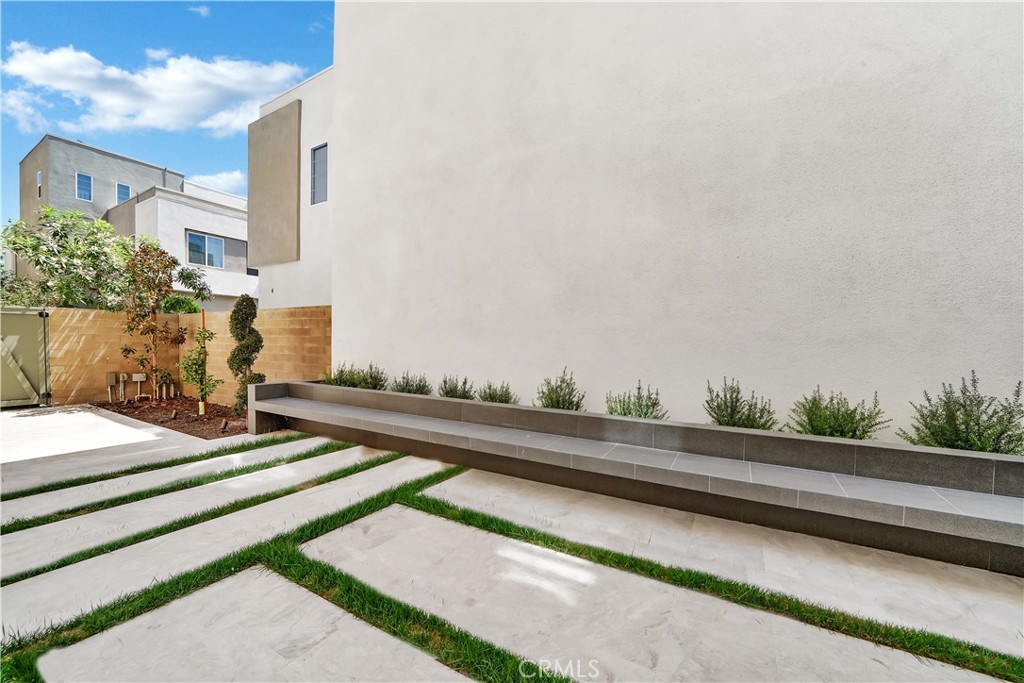 249 Chorus Irvine, CA 92618 - Photo 23 of 32 a view of a street with houses