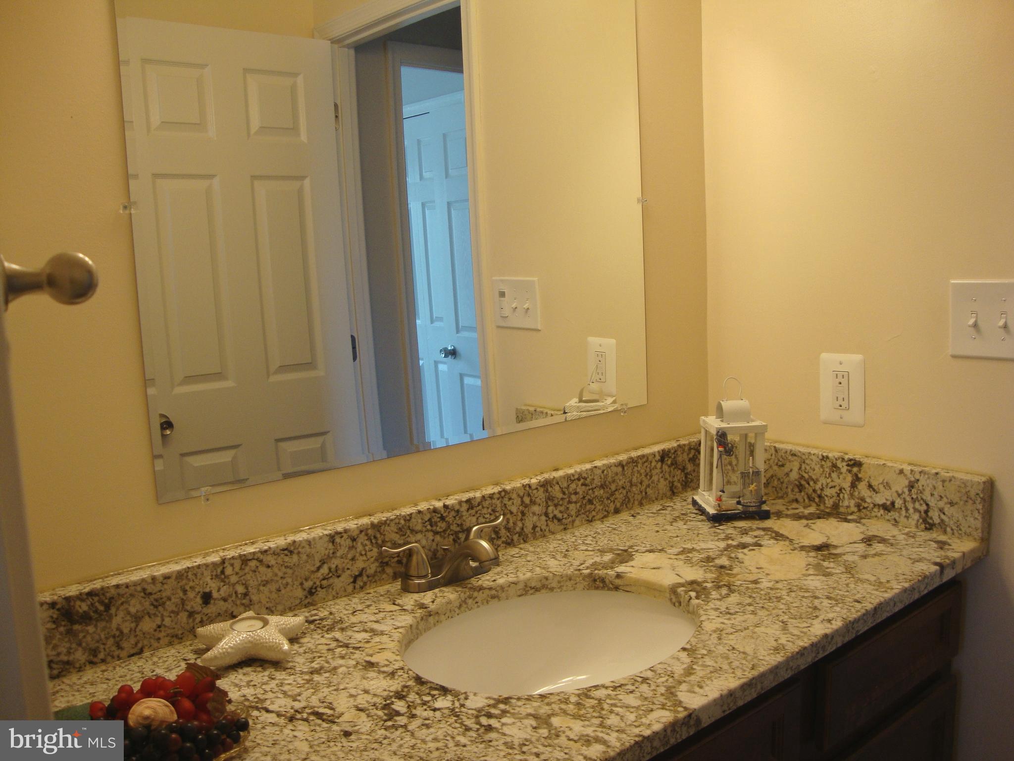325 Laburnum Road Edgewood, MD 21040 - Photo 22 of 25 Main Bath with Granite counter