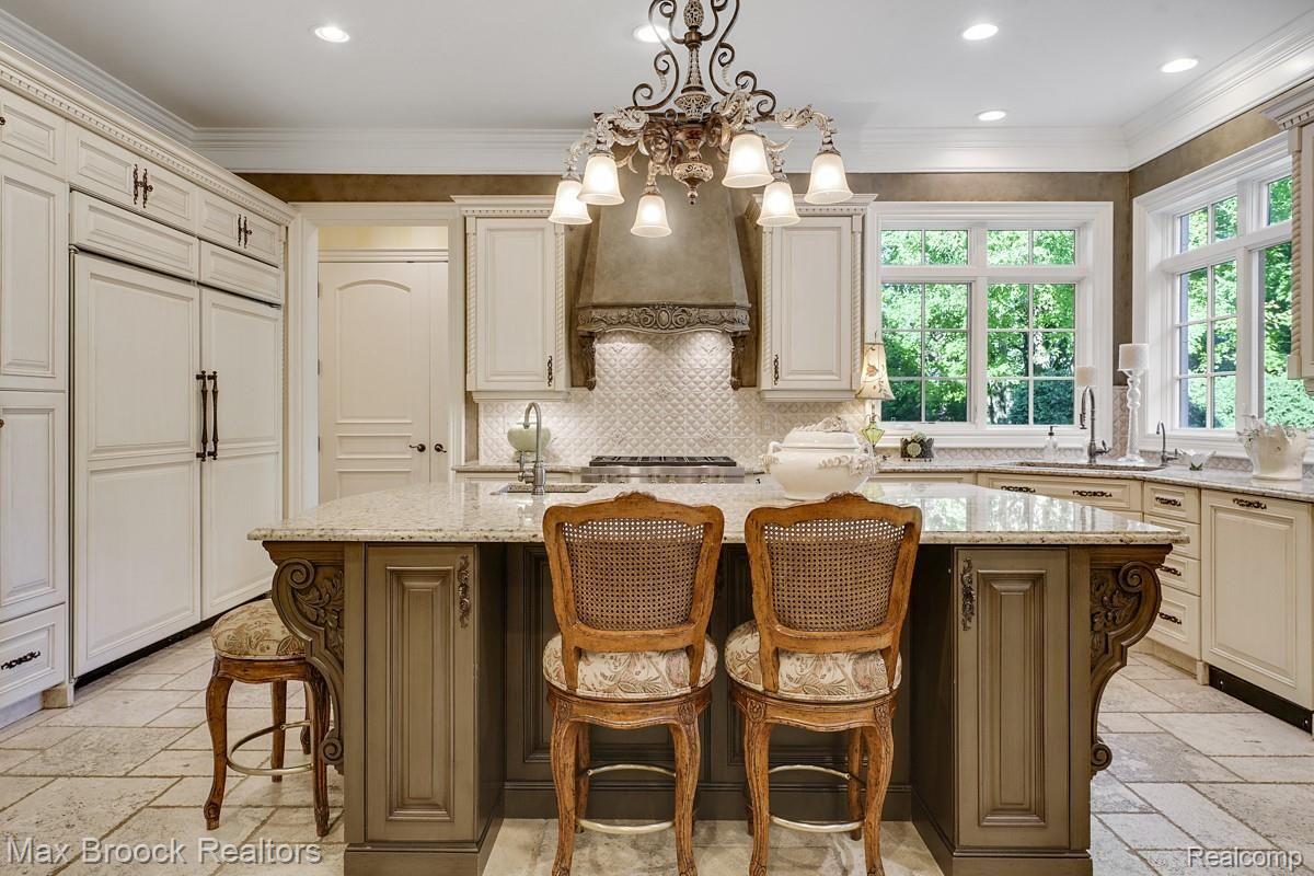372 Barden Road Bloomfield Hills, MI 48304 - Photo 9 of 52 dsc08415-dsc08417.jpg