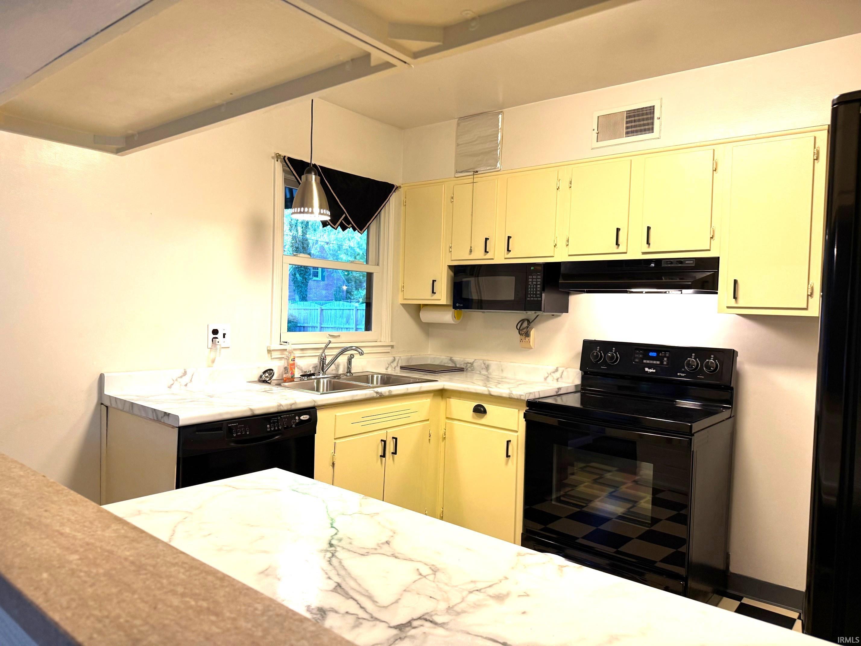 409 South Umbarger Road Muncie, IN 47304 - Photo 20 of 31