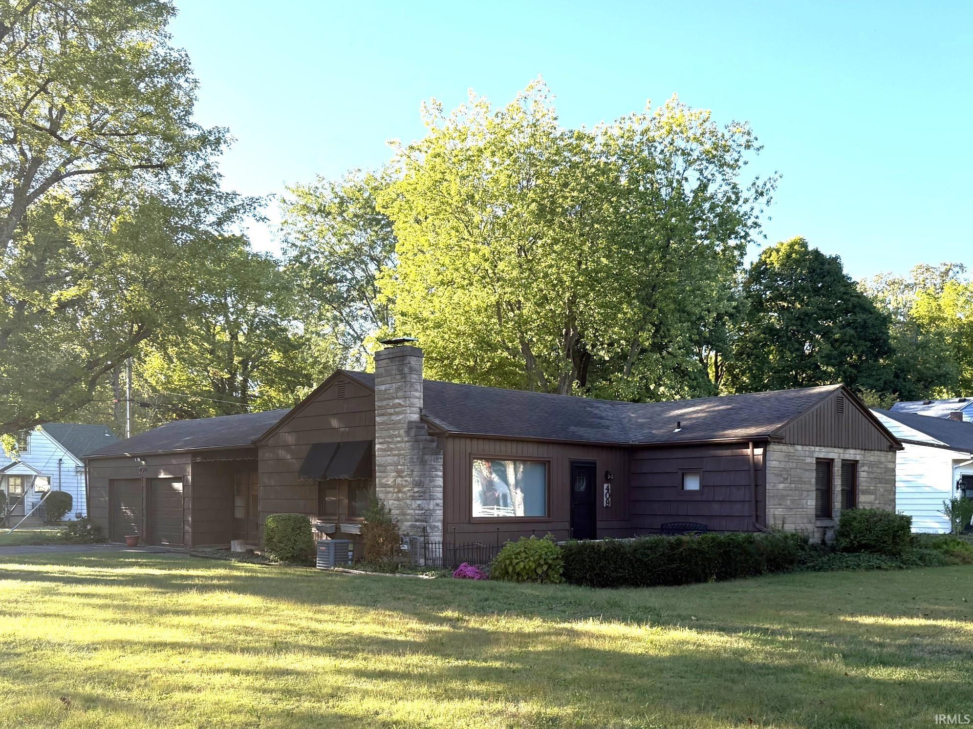 409 South Umbarger Road Muncie, IN 47304 - Photo 2 of 31