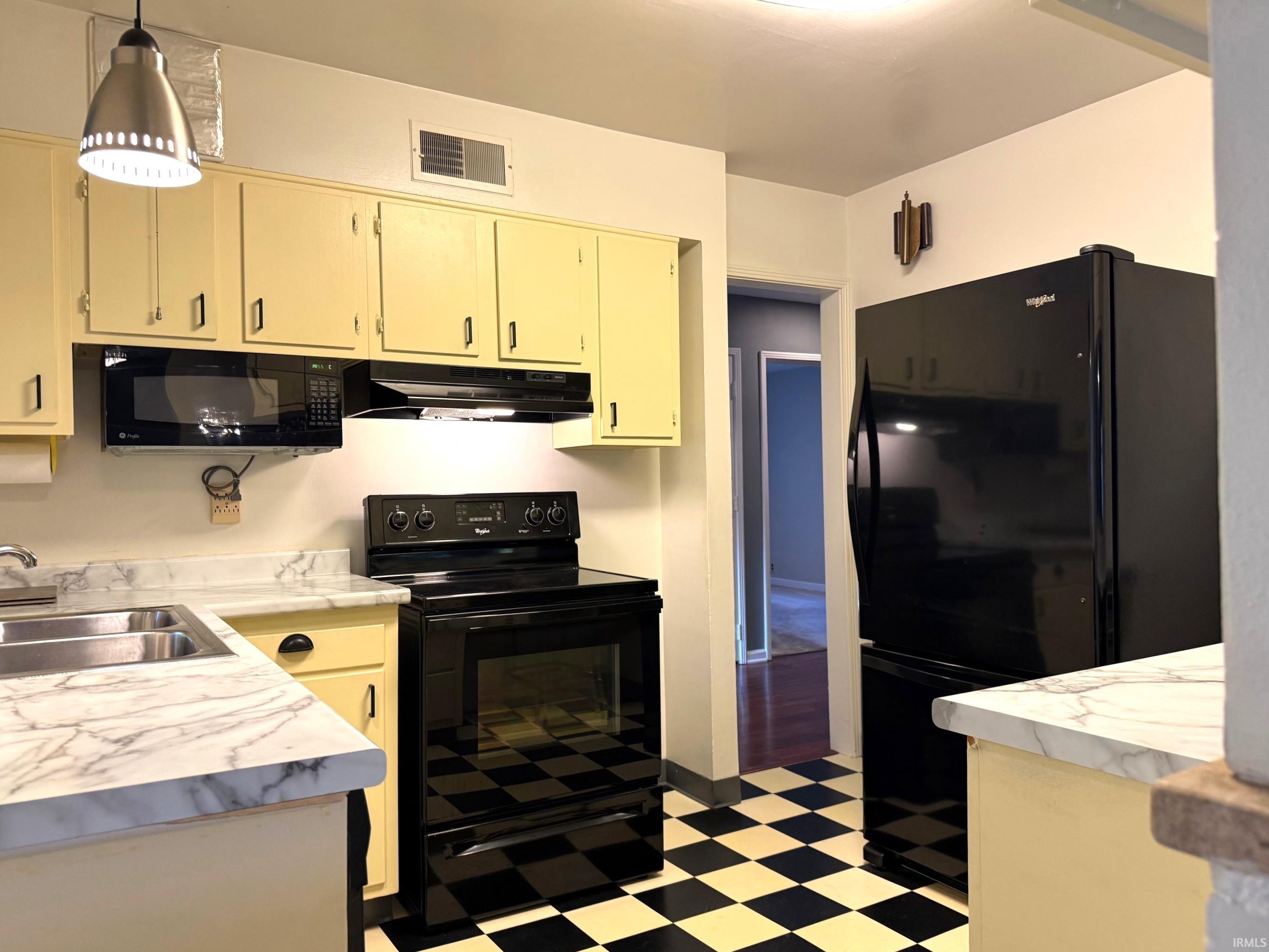 409 South Umbarger Road Muncie, IN 47304 - Photo 22 of 31