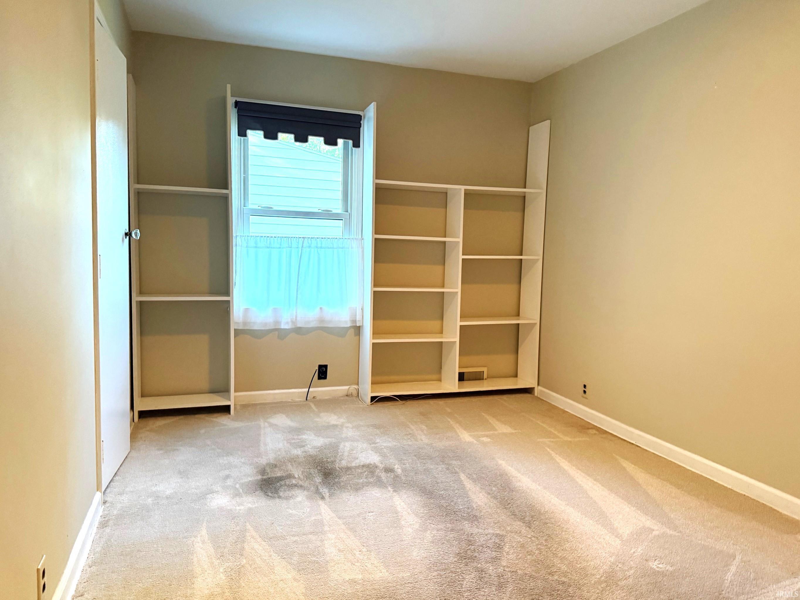 409 South Umbarger Road Muncie, IN 47304 - Photo 27 of 31