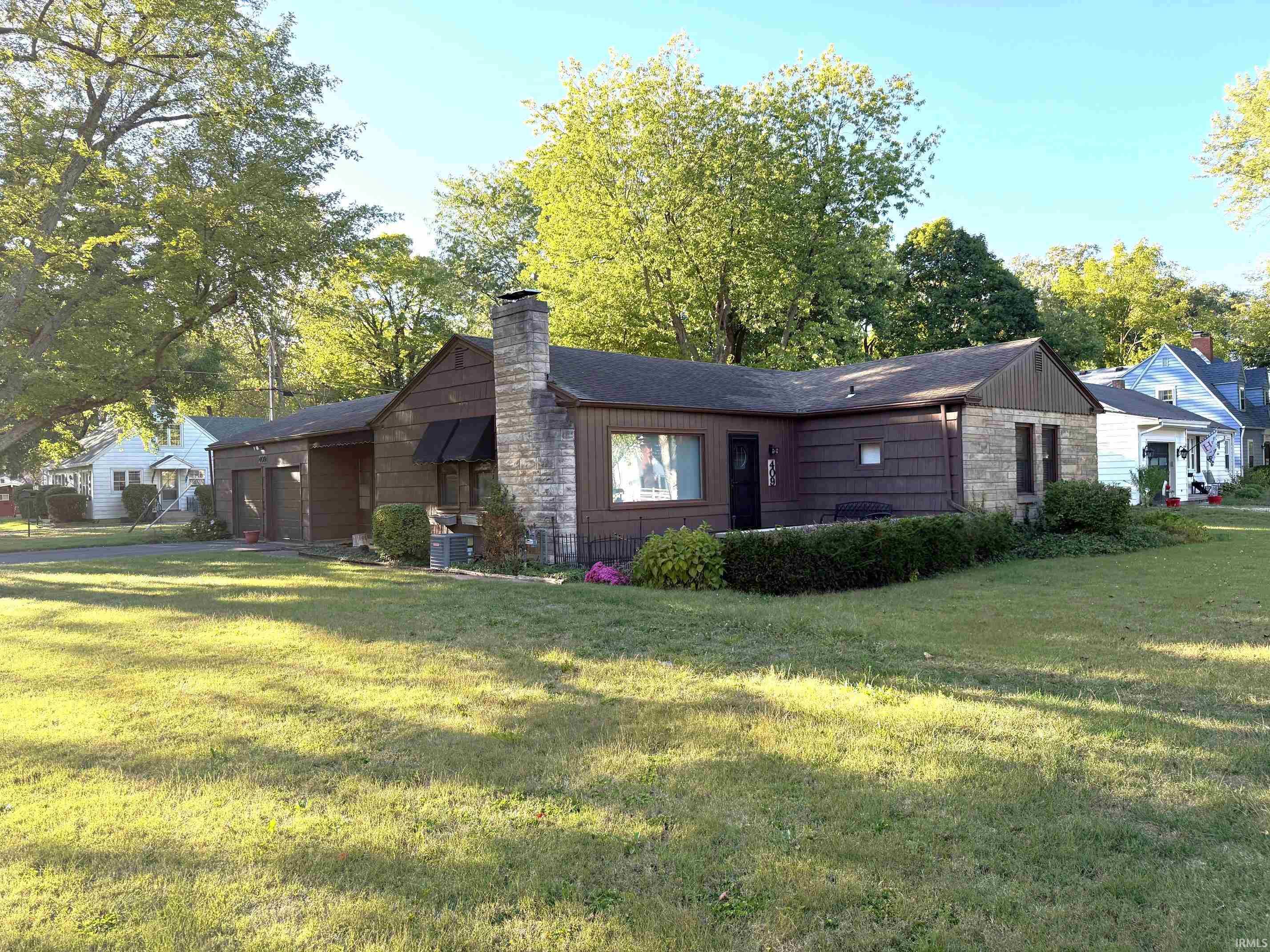 409 South Umbarger Road Muncie, IN 47304 - Photo 3 of 31