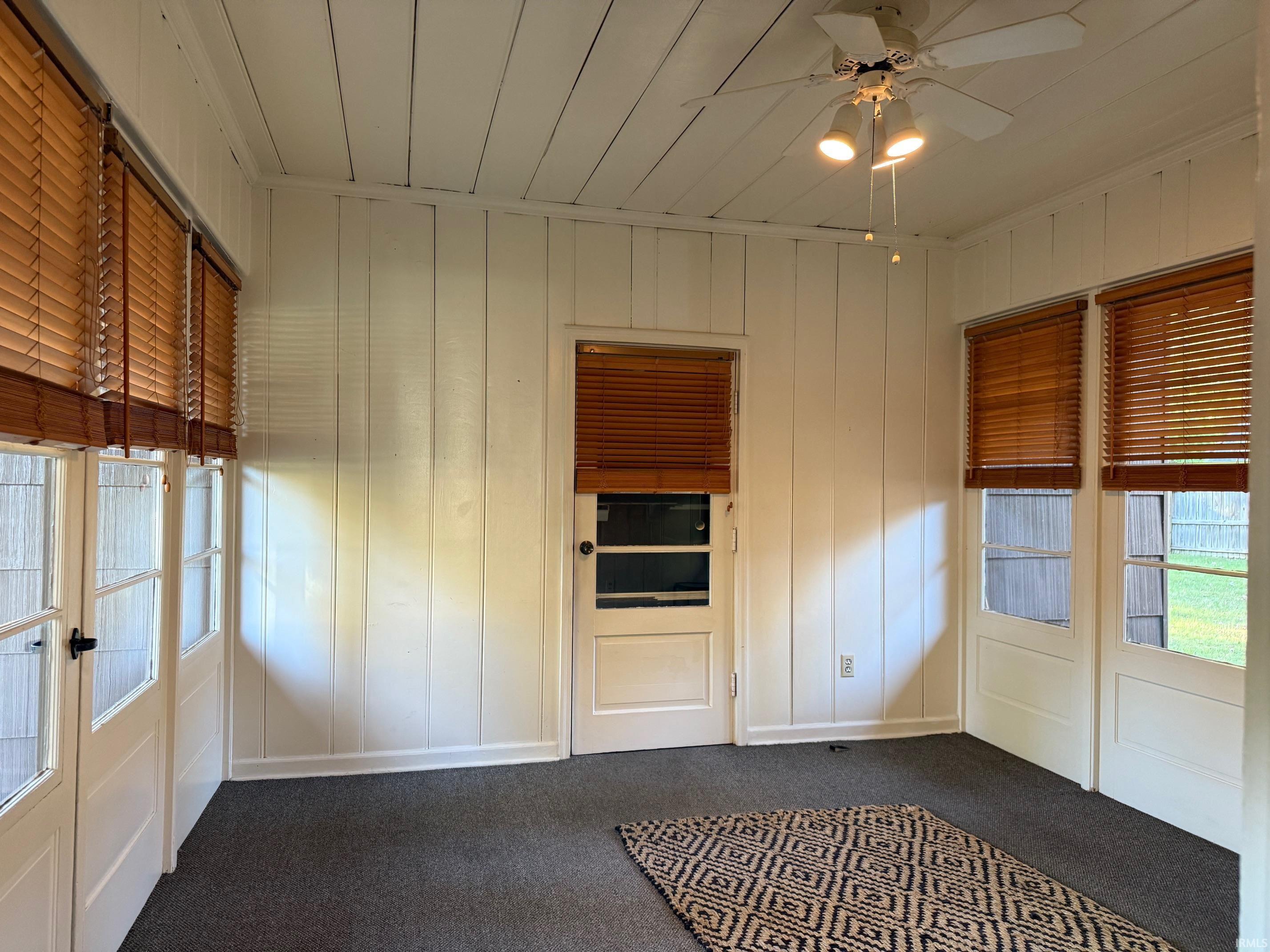 409 South Umbarger Road Muncie, IN 47304 - Photo 8 of 31