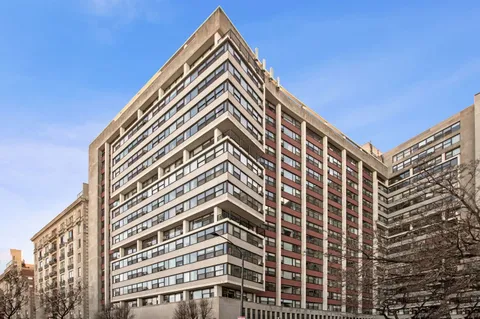 $1,850 | 3410 North Lake Shore Drive, Unit 11G, Chicago, IL 60657