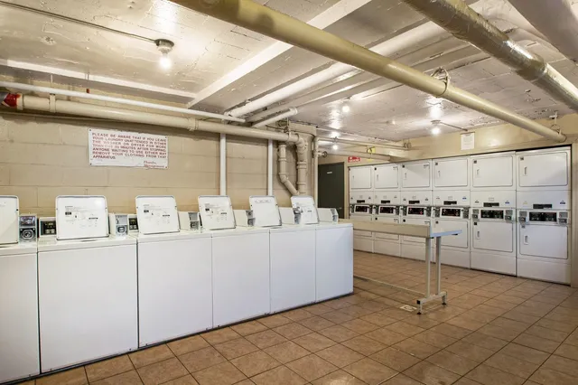 $1,850 | 3410 North Lake Shore Drive, Unit 11G, Chicago, IL 60657