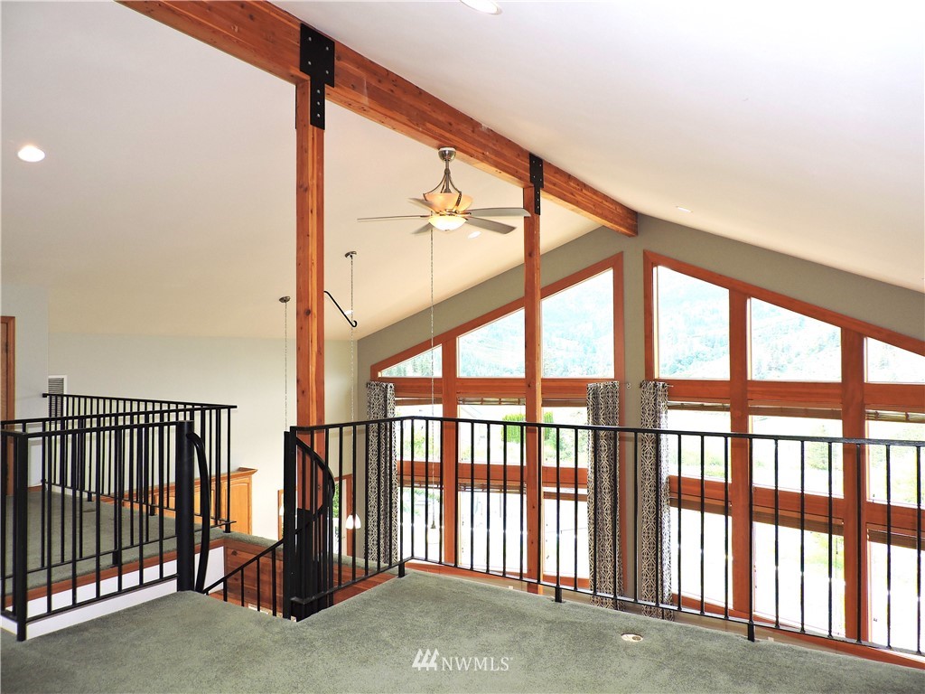4975 Whispering Ridge Road Wenatchee, WA 98801 - Photo 13 of 23 Gallery Image 13