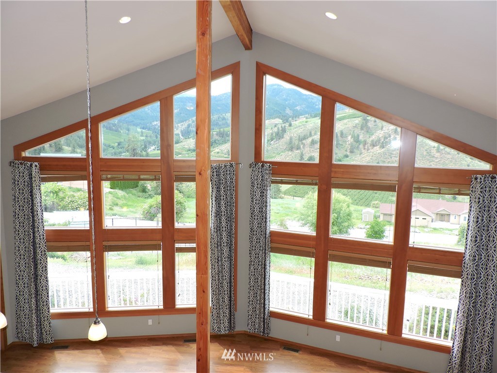 4975 Whispering Ridge Road Wenatchee, WA 98801 - Photo 14 of 23 Gallery Image 14