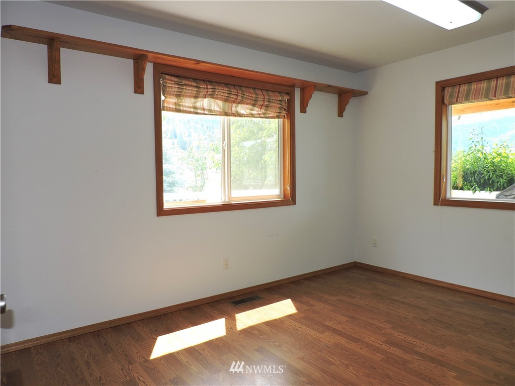 4975 Whispering Ridge Road Wenatchee, WA 98801 - Photo 17 of 23 Gallery Image 17