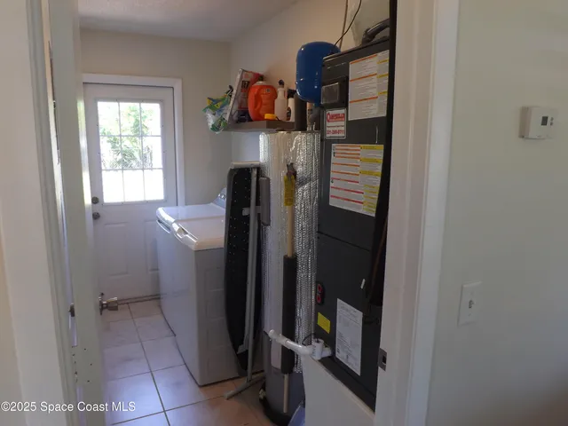 a view of walk in closet