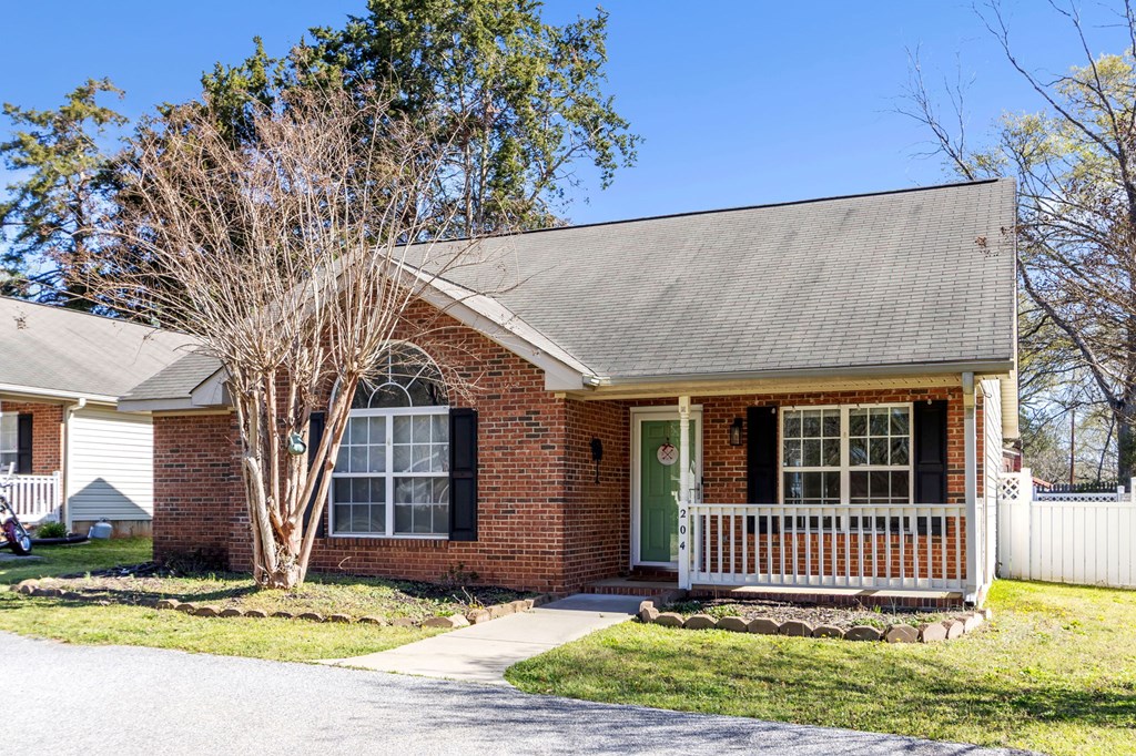 204 North Mathis Street Greenwood, SC 29646 - Photo 2 of 26 Gallery Image 2