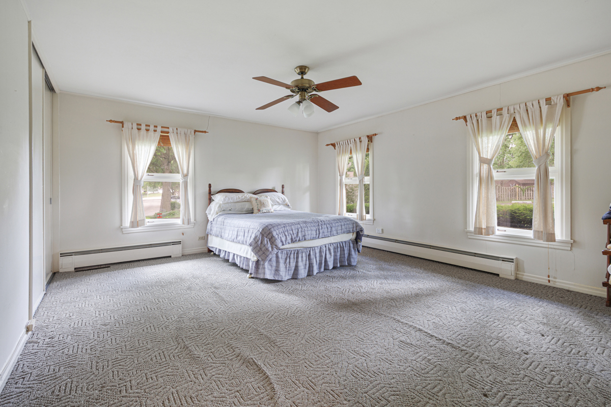 16 Green Ridge Road Elgin, IL 60120 - Photo 27 of 35 Gallery Image 27