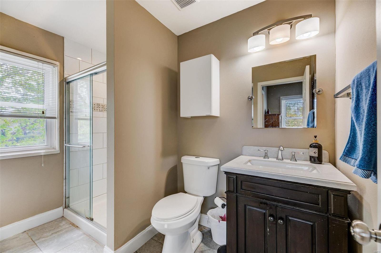 15728 Hill House Road Chesterfield, MO 63017 - Photo 12 of 22 Gallery Image 12