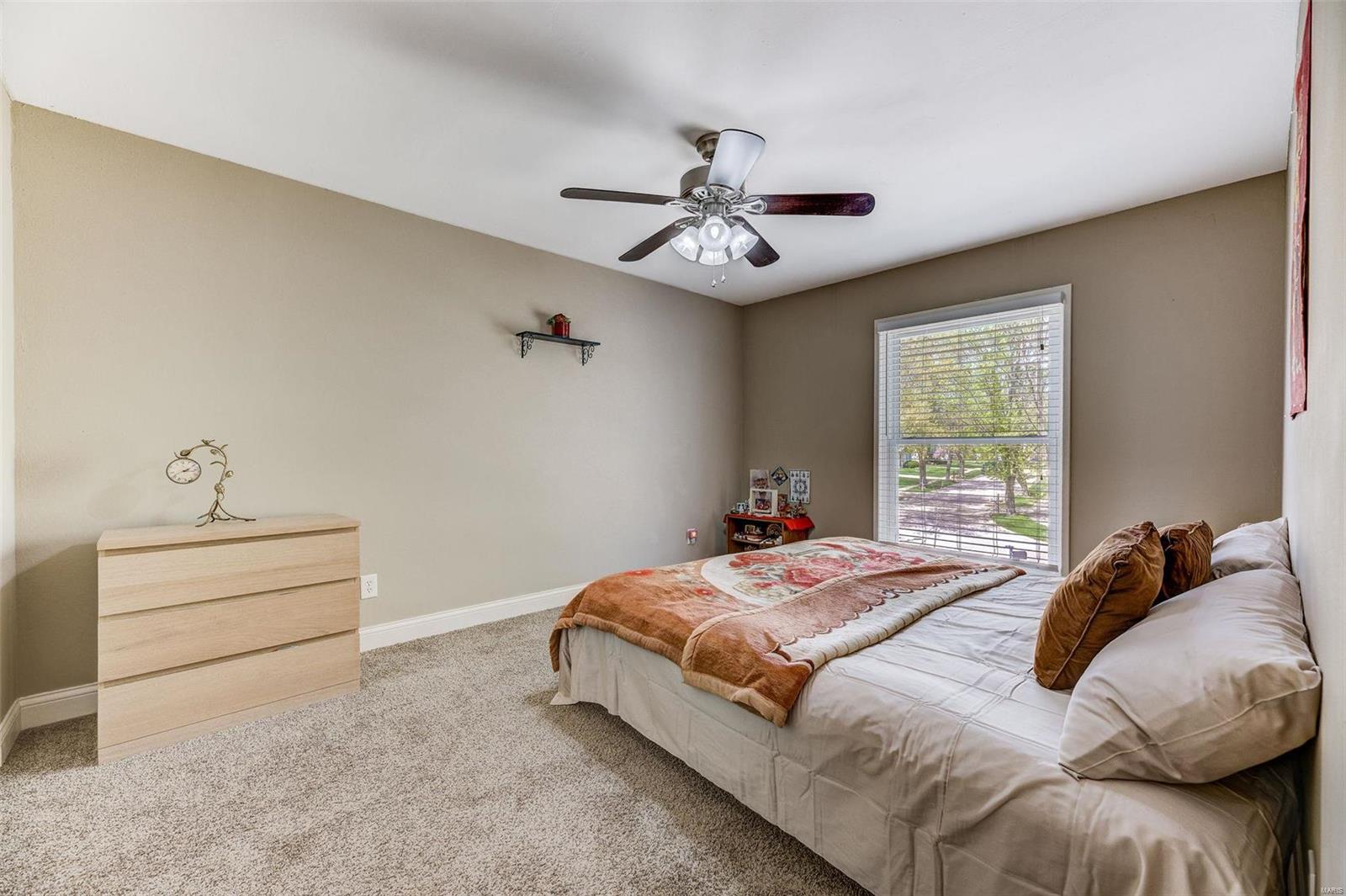 15728 Hill House Road Chesterfield, MO 63017 - Photo 14 of 22 Gallery Image 14