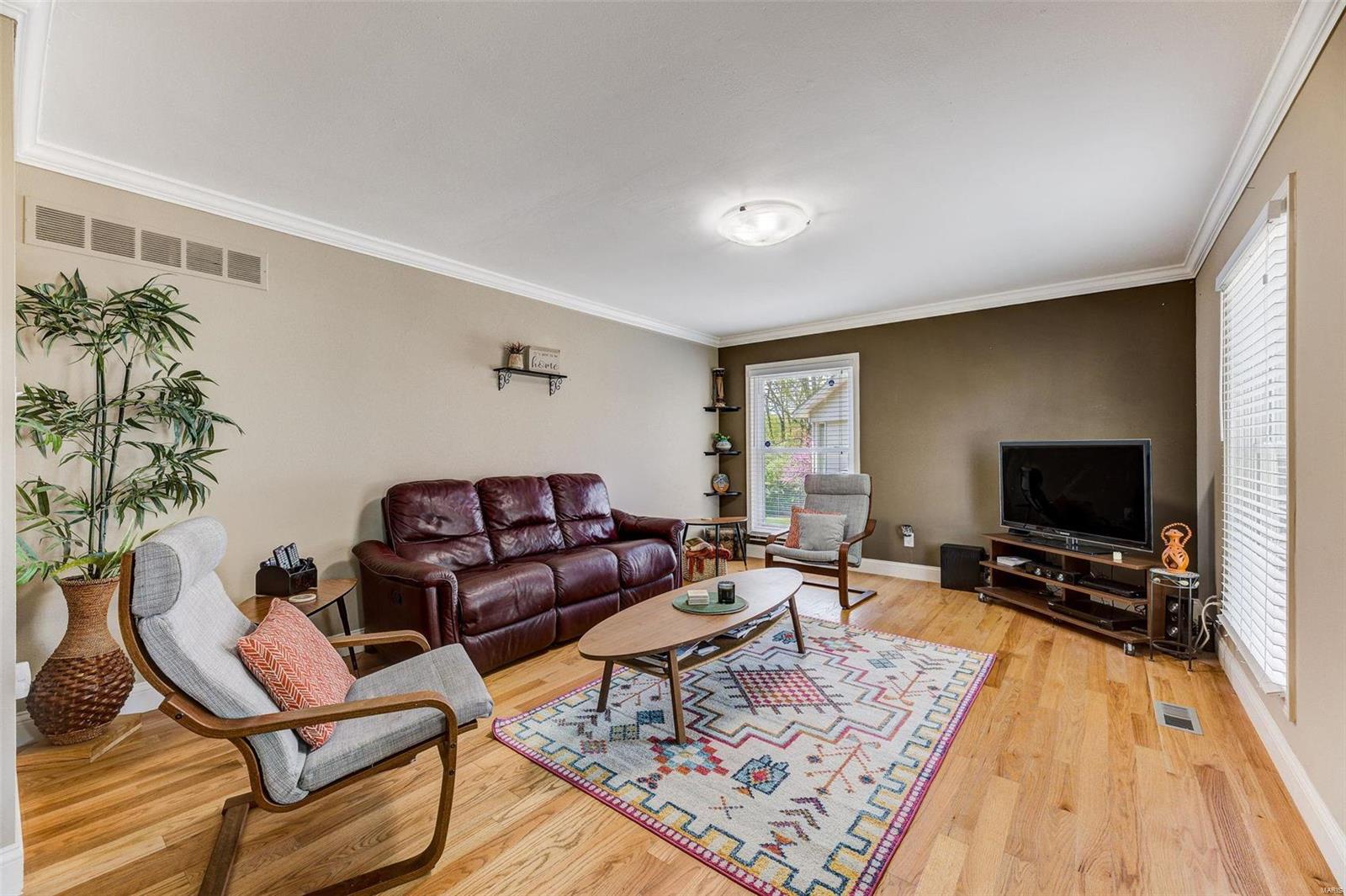 15728 Hill House Road Chesterfield, MO 63017 - Photo 3 of 22 Gallery Image 3