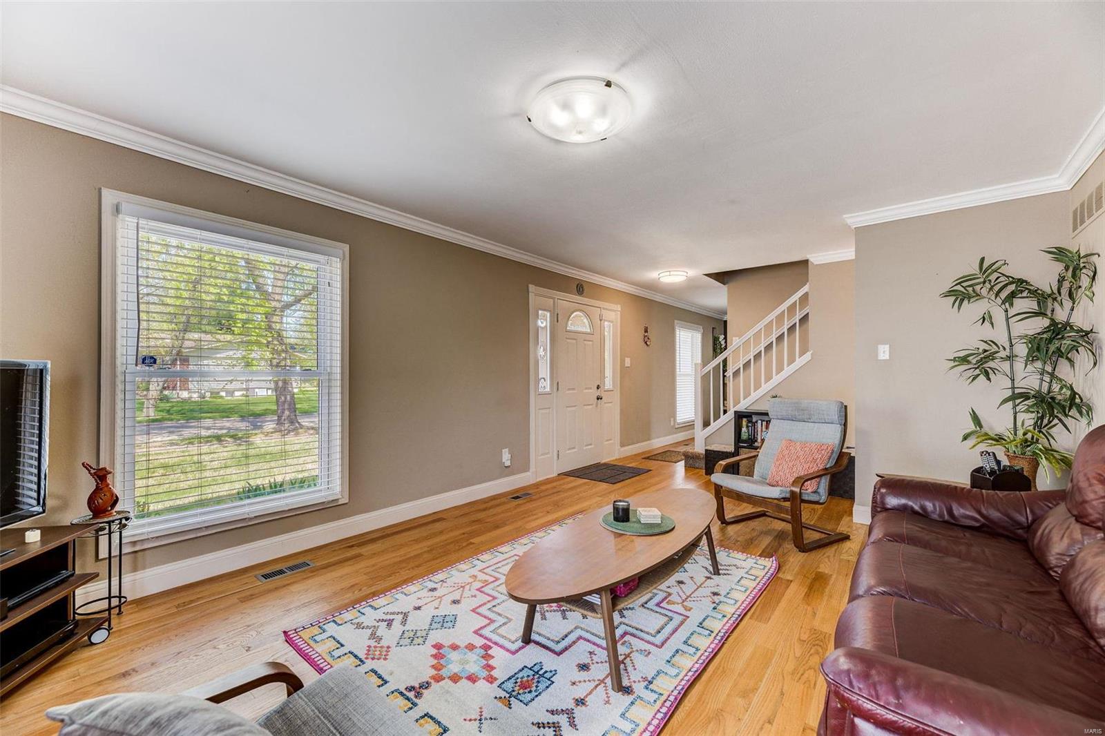 15728 Hill House Road Chesterfield, MO 63017 - Photo 4 of 22 Gallery Image 4