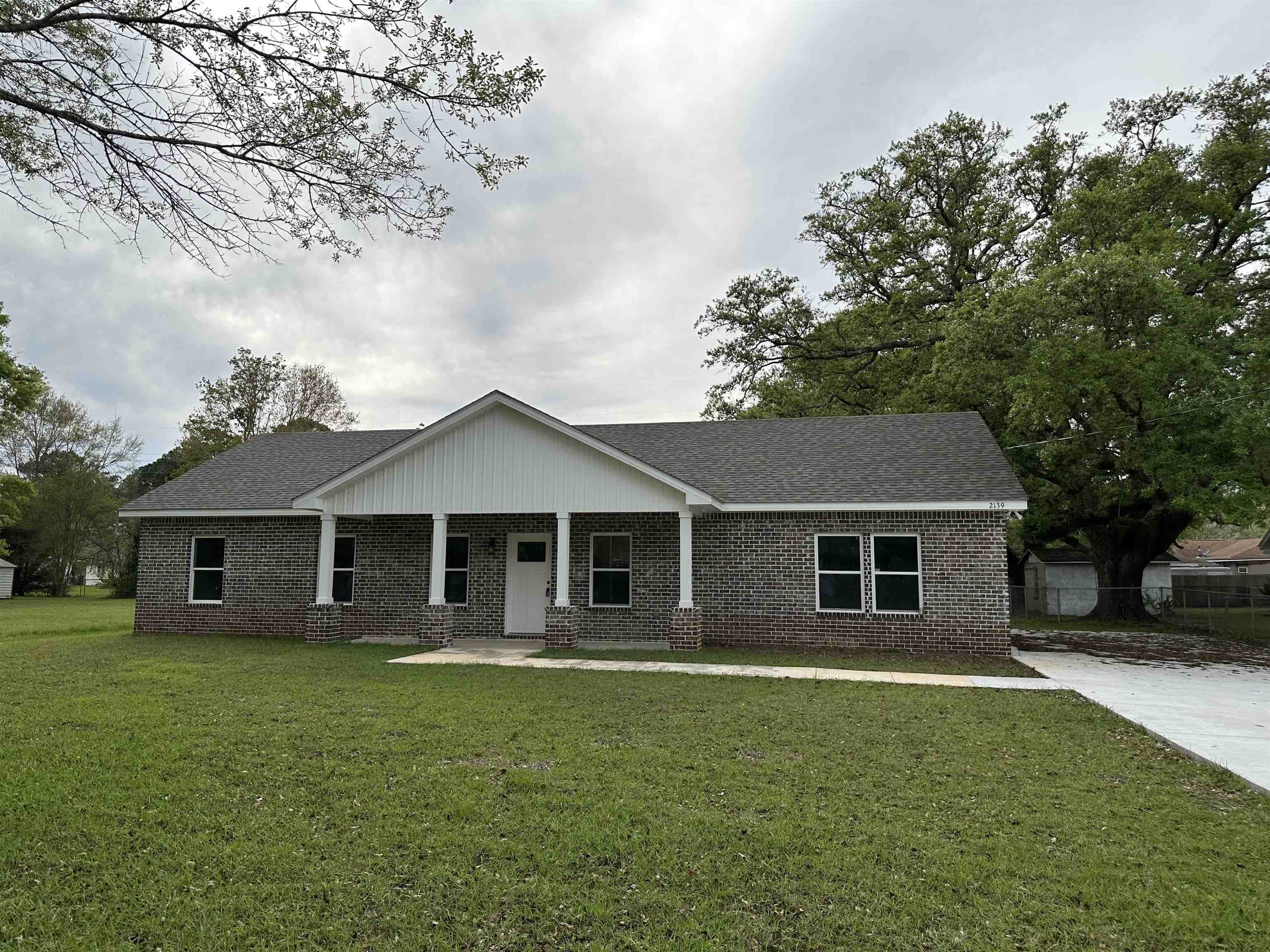 2139 North Oak Street Loxley, AL 36551 - Photo 1 of 18