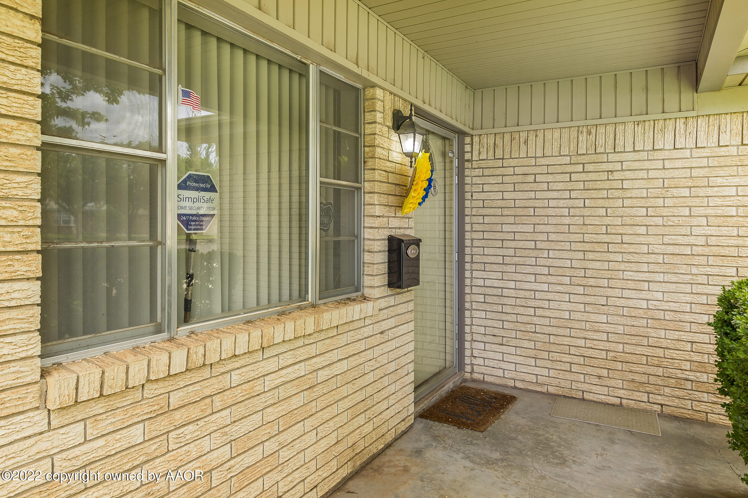 2708 John Drive Amarillo, TX 79110 - Photo 5 of 29 002_Front Porch