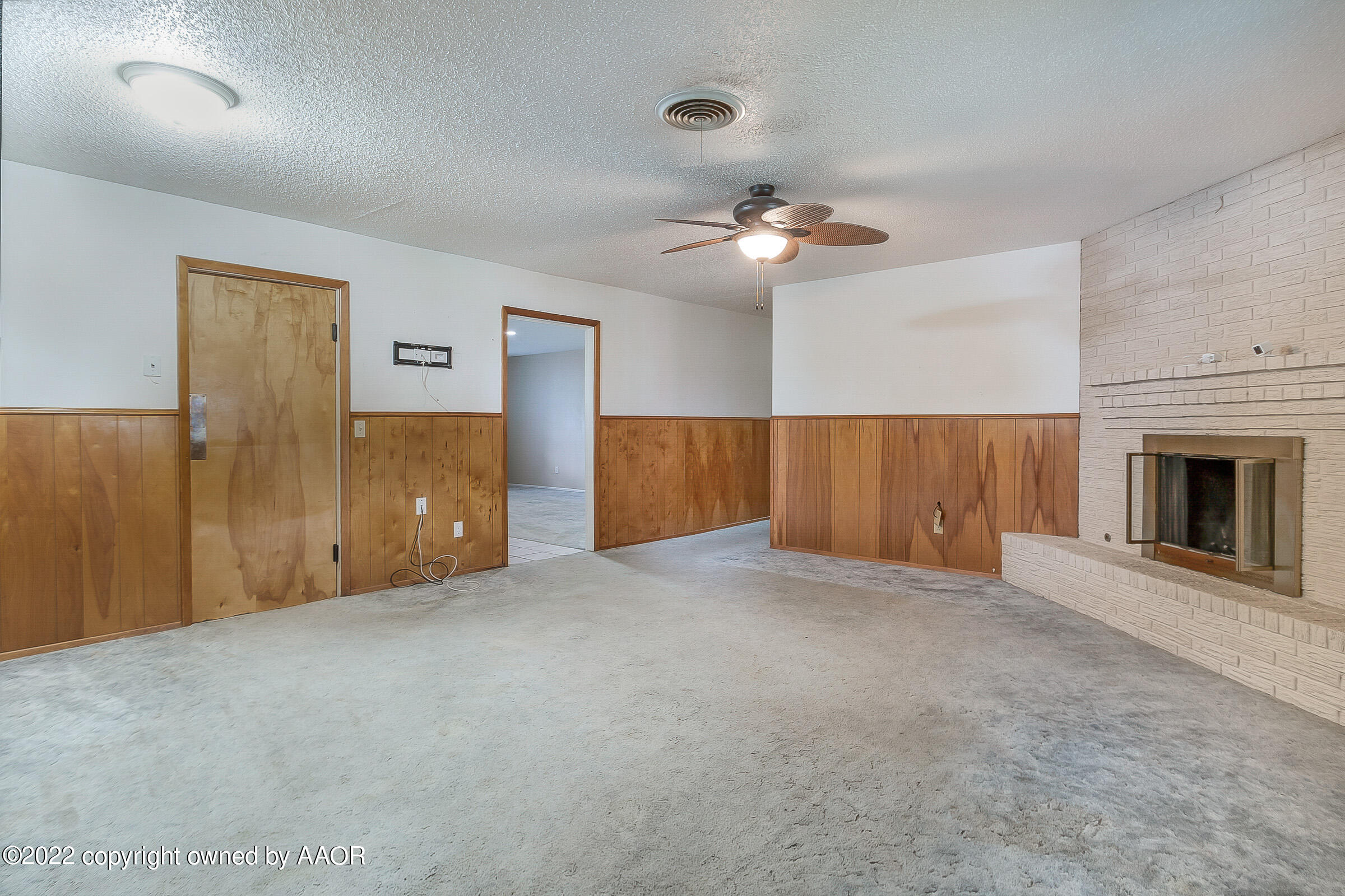 2708 John Drive Amarillo, TX 79110 - Photo 8 of 29 005_Den