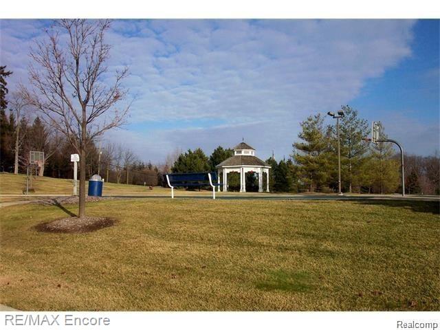 3567 Tremonte Circle, Unit 243 Rochester, MI 48306 - Photo 21 of 23 Picture21.jpg