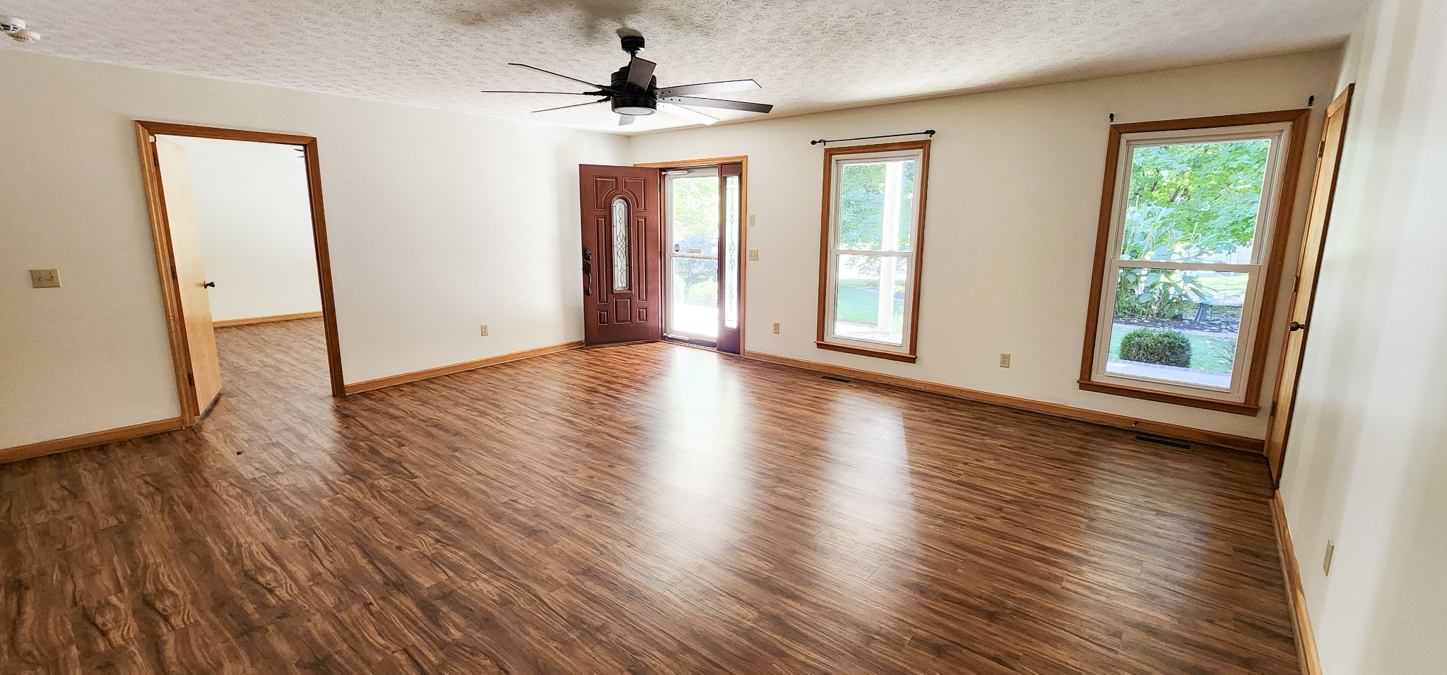 401 Lakeside Drive Springfield, TN 37172 - Photo 8 of 25 Gallery Image 8