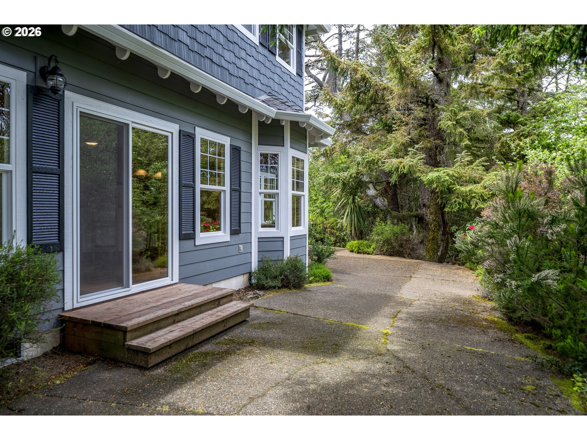 110 Southwest 61 Street South Beach, OR 97366 - Photo 10 of 48 Patio