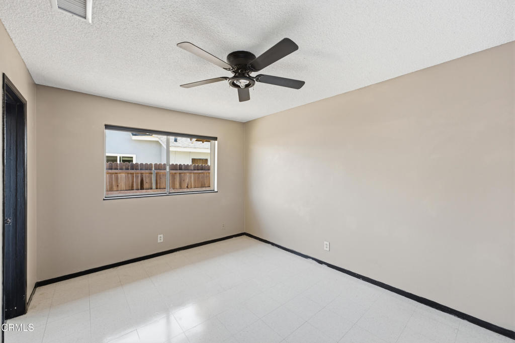555 Del Sur Way Oxnard, CA 93033 - Photo 16 of 24