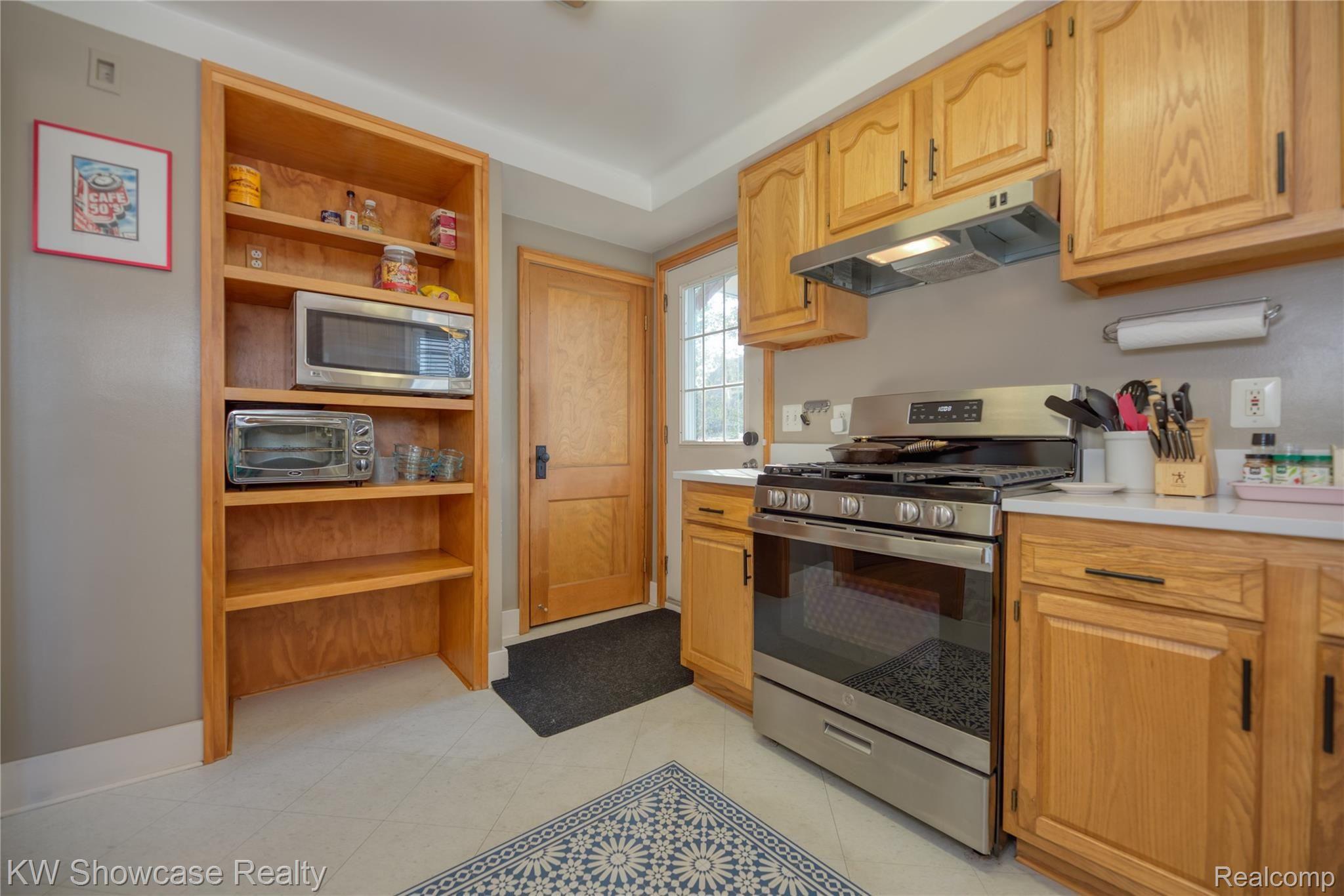 2451 Franklin Road Berkley, MI 48072 - Photo 10 of 26 2451Franklin-6.jpg