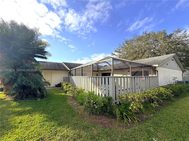 $2,000 | 1439 Captains Walk, Unit 20D, Fort Pierce, FL 34950