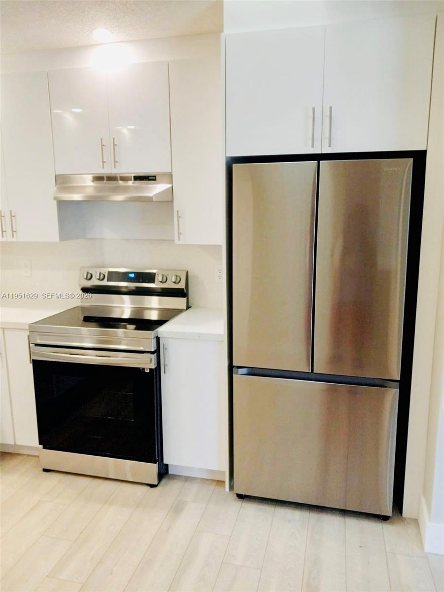 1439 Captains Walk, Unit 20D Fort Pierce, FL 34950 - Photo 4 of 15