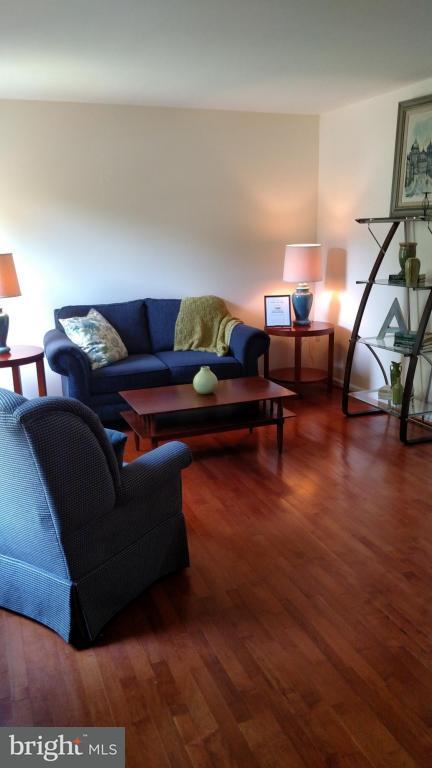 401 Cardinal Road Lititz, PA 17543 - Photo 4 of 26