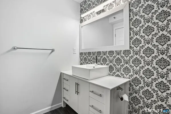 $3,200 | 143 Hoyt Street, Unit 1K, Stamford, CT 06905