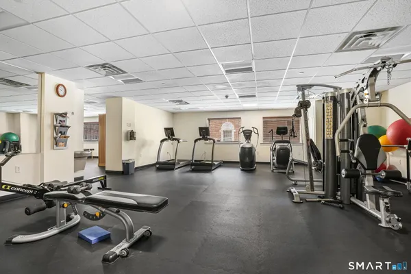 $3,200 | 143 Hoyt Street, Unit 1K, Stamford, CT 06905