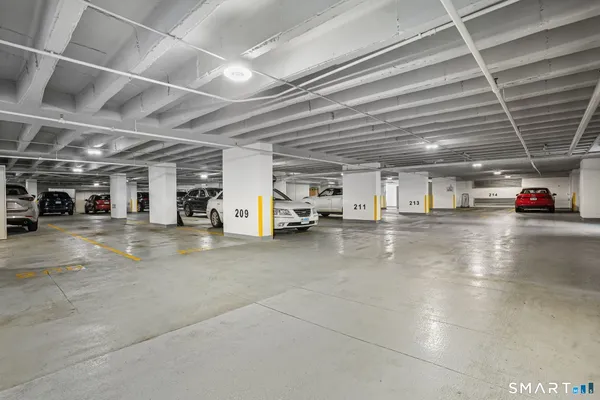 $3,200 | 143 Hoyt Street, Unit 1K, Stamford, CT 06905