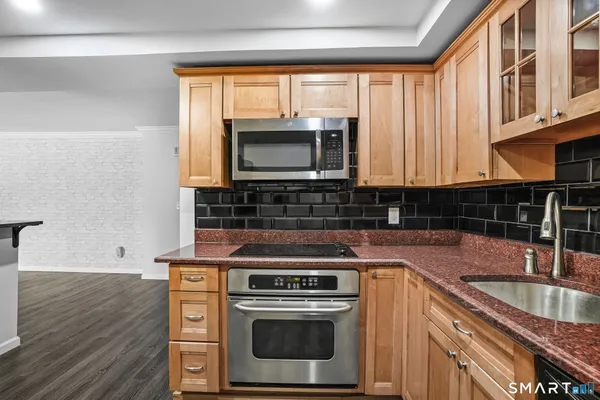 $3,200 | 143 Hoyt Street, Unit 1K, Stamford, CT 06905