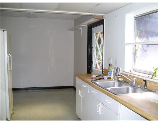 4738 Selvitz Road Fort Pierce, FL 34981 - Photo 6 of 15 Kitchen