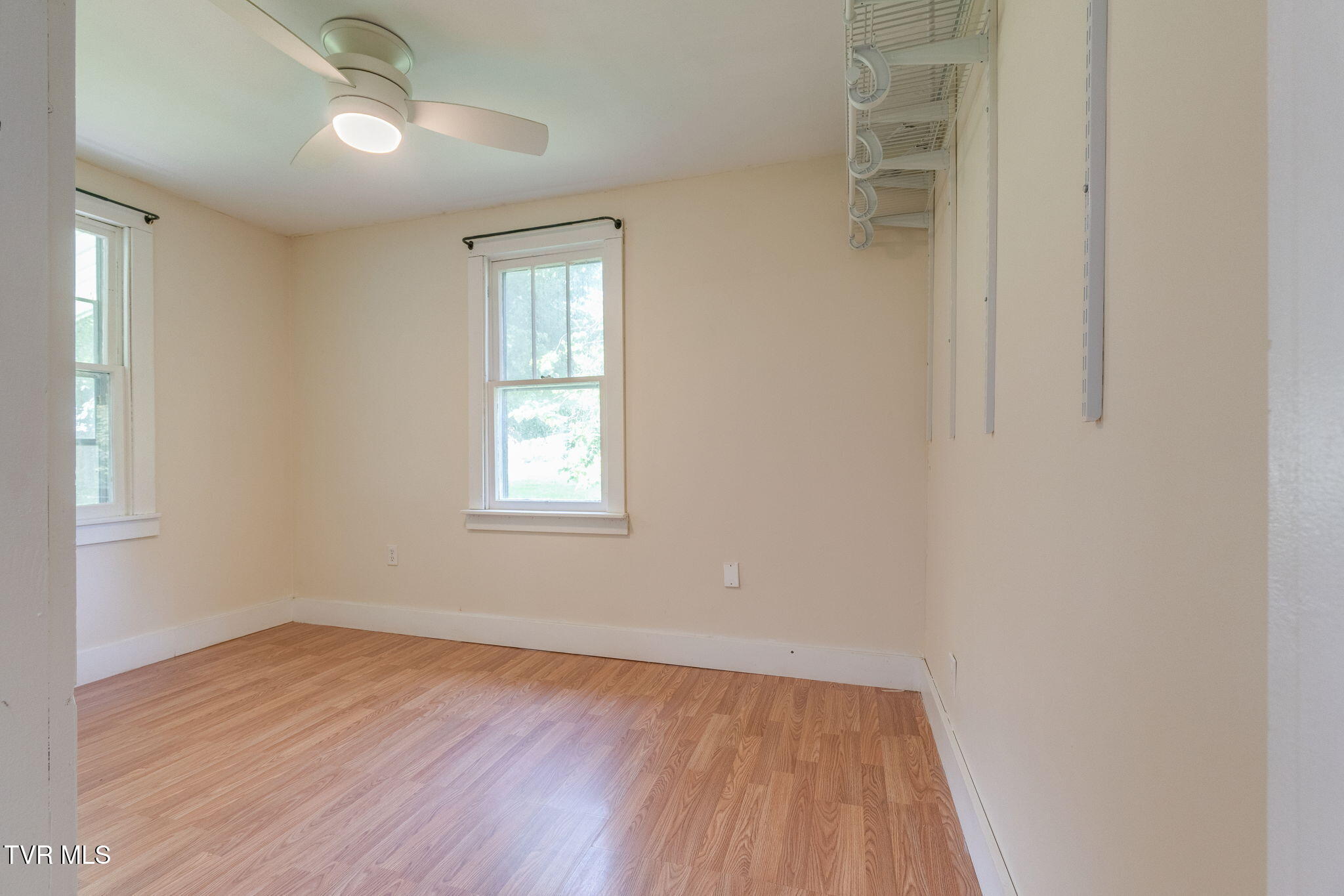 429 Tollett Street Hampton, TN 37658 - Photo 15 of 36 015