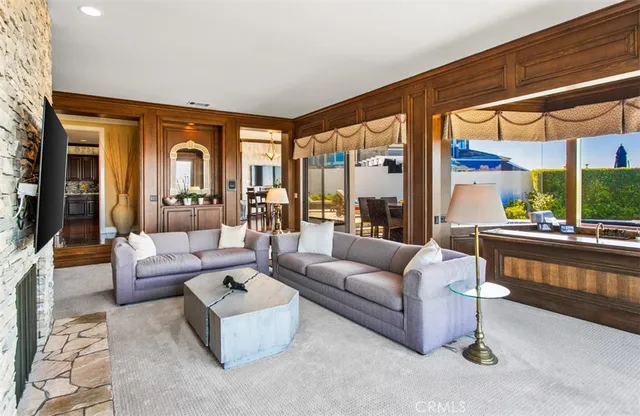 $7,800,000 | 17 Napoli, Newport Beach, CA 92660